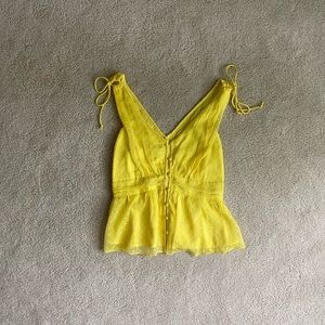 Yellow button top